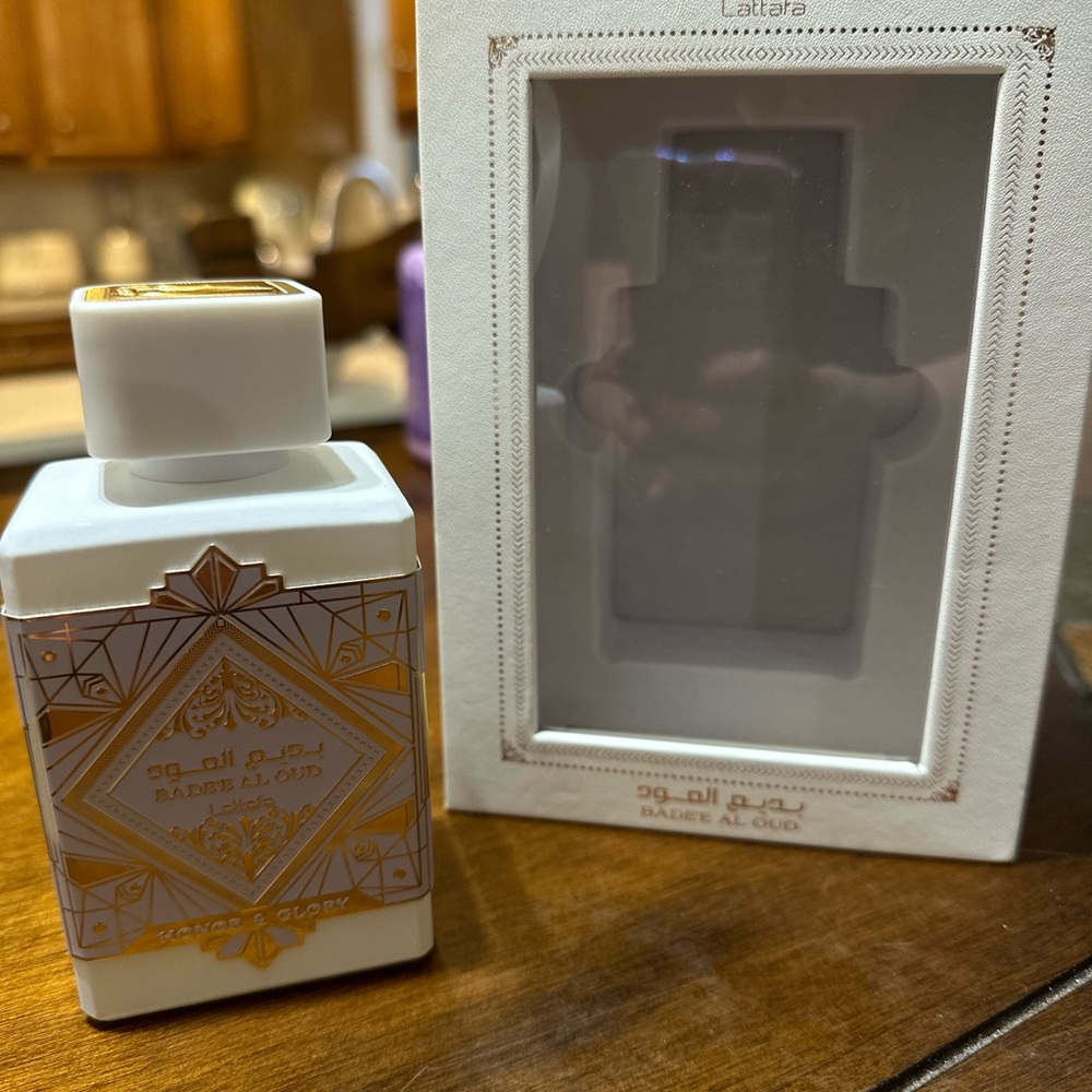 Lattafa badee al oud pride and glory 100 ml. Barely used with box
